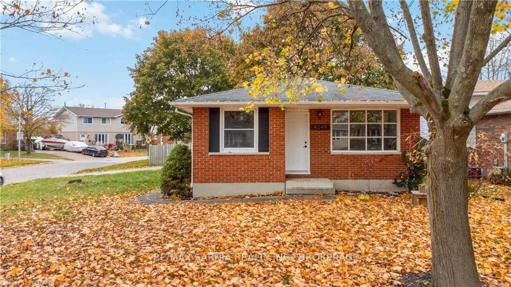 4049 Charlie Street, Petrolia, On N0n 1r0