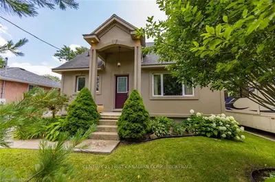 1877 CHURCHILL Avenue, London East, ON N5W 2L4