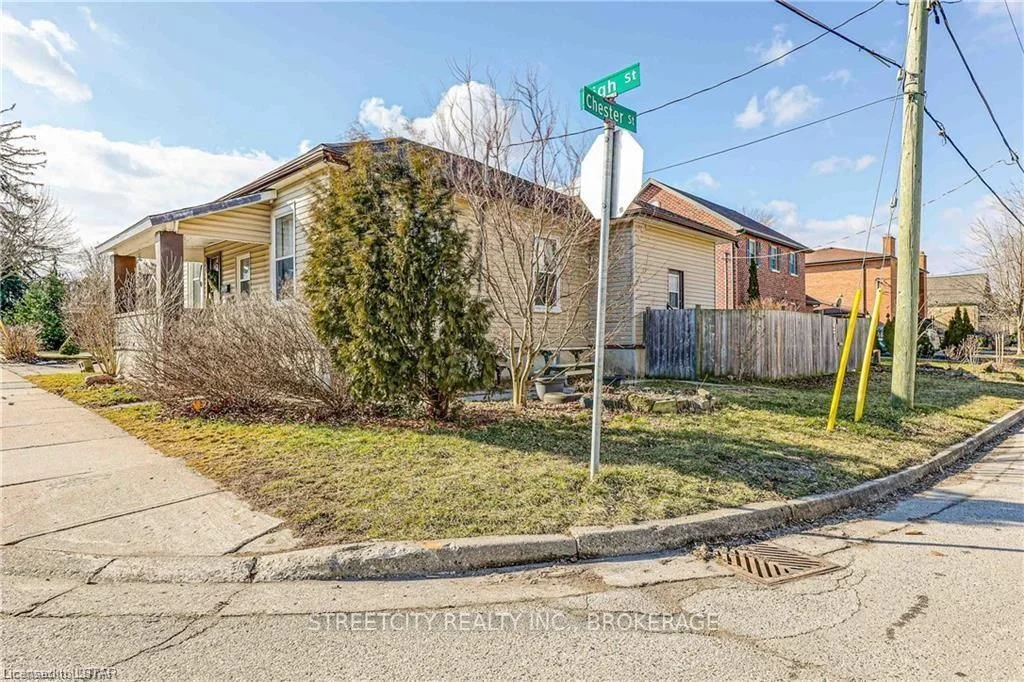 251 HIGH Street, London South, ON N6C 4L3