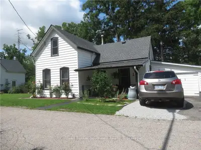 435 Chestnut Street, Petrolia, On N0n 1r0