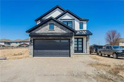 2202 Southport Crescent, London South, On N6m 0h9