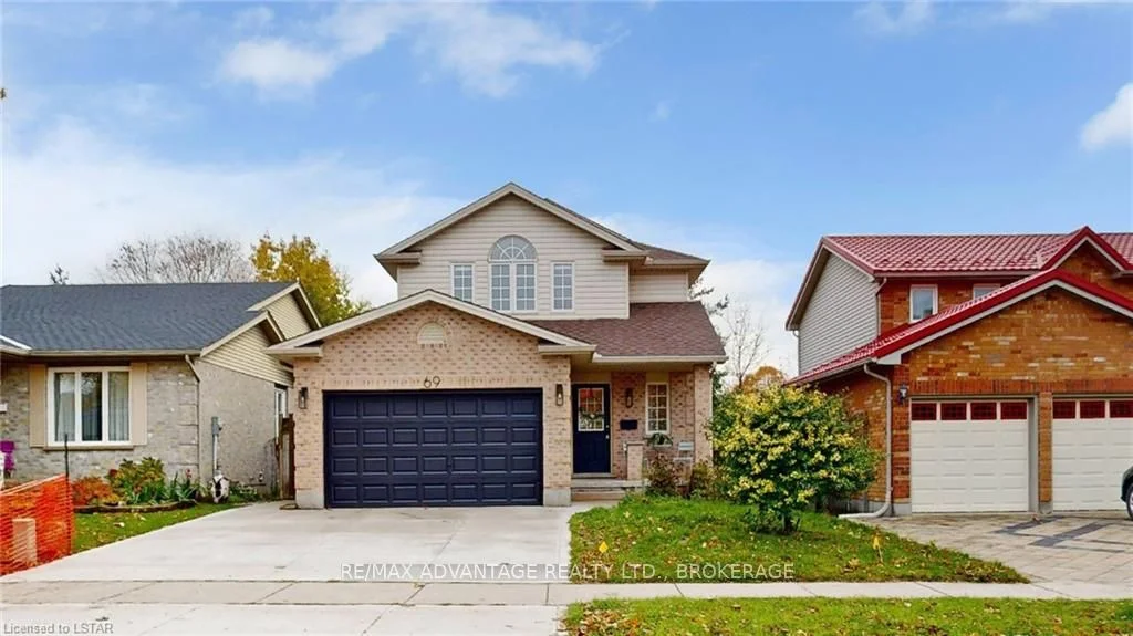 69 Bournemouth Drive, London East, On N5v 4t2