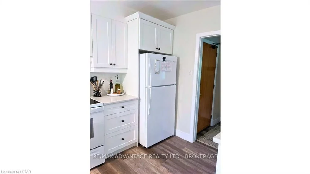 282 High Street 1, London South, On N6c 4l4