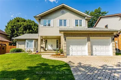 35 Jennifer Gardens, London North, On N5x 3k2
