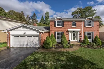 1472 ROLAND Crescent, London North, ON N5X 1E5