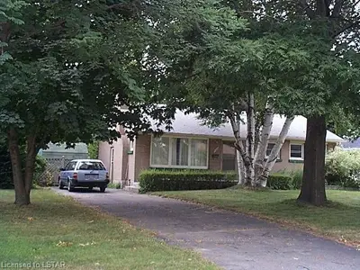 459 Jellicoe Crescent, London South, On N6k 2m6