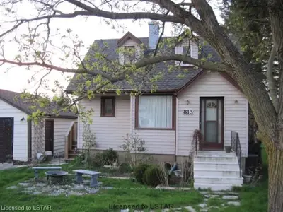 813 Dufferin Street, Woodstock, On