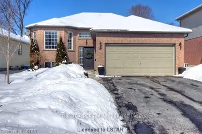 22 Beech Boulevard, Tillsonburg, On N4g 5r7