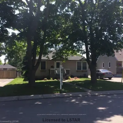 720 L Ancaster Street, Woodstock, On N4s 5n4