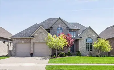 7065 CLAYTON Walk, London South, ON N6P 0A1