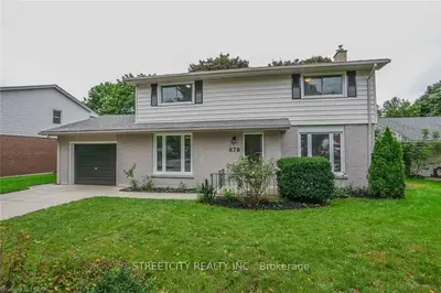 678 Santa Monica Road W, London North, On N6h 3w1