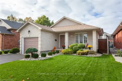 334 WHITE SANDS Drive, London South, ON N6H 1J2
