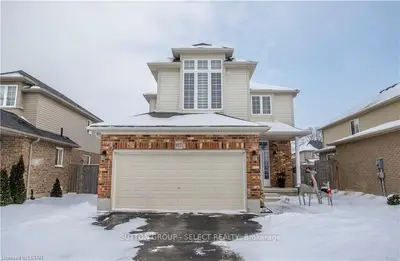 1057 SILVERFOX Drive, London North, ON N6G 0G2