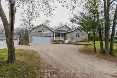7824 ALFRED Street, Lambton Shores, ON N0M 2L0