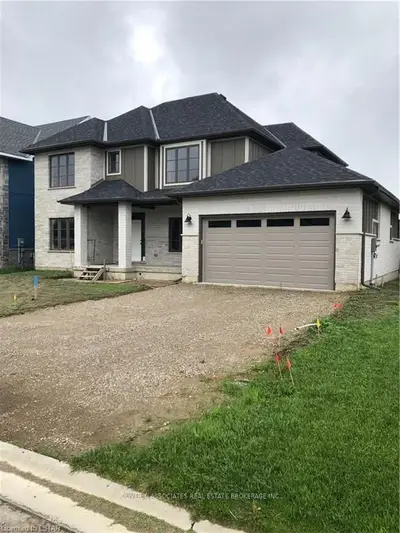 684 WOODS EDGE Road, Strathroy-Caradoc, ON N0L 1W0