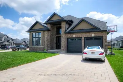 703 Zaifman Circle, London North, ON N5X 0M8