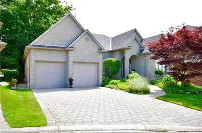 650 ROBERTSON Place, London South, ON N6K 4X7