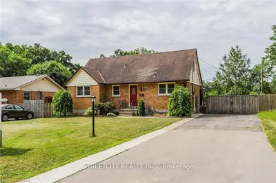 97 MANITOULIN Drive, London East, ON N5W 1M5
