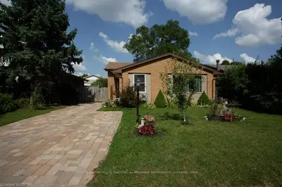 10 WEXFORD Avenue, London East, ON N5V 1L6