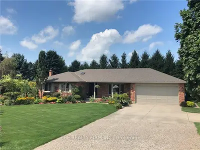 7670 Walkers Drive, Strathroy-caradoc, On N7g 3h5