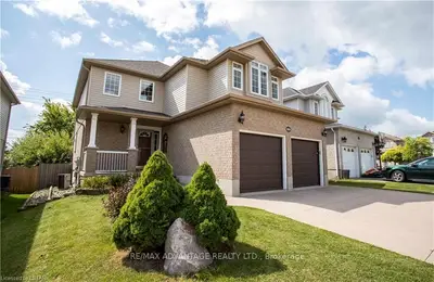 1025 BYRONMANOR Road, London South, ON N6K 5B1