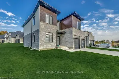 2028 BAKERVILLA Street, London South, ON N6P 0E9