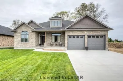 3 Collins Way, Strathroy-caradoc, On N7g 3h4