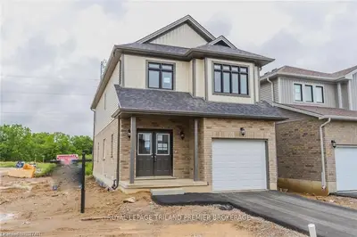 2232 CONSTANCE Avenue, London South, ON N6M 1G5