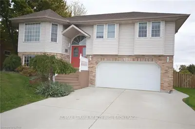 99 MACNAB Street, Lambton Shores, ON N0N 1J0