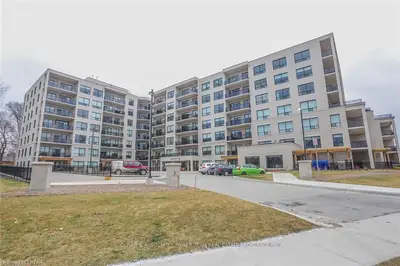 1200 COMMISSIONERS Road 106, London South, ON N6K 1C7