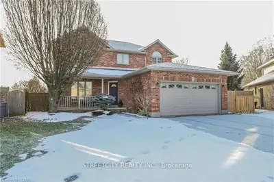 46 PINEBROOK Court, London North, ON N5X 4C6