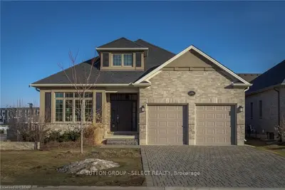 1896 SUMAC Way, London South, ON N6H 4Y9