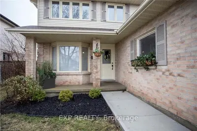 6 BARRYDALE Crescent, London North, ON N6G 2X3