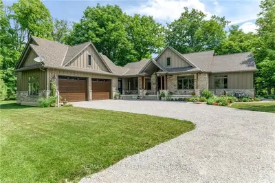 4921 EDITH Street, Plympton-Wyoming, ON N0N 1J6