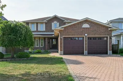 23 NAPOLEON Drive, London East, ON N5V 4A8