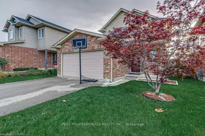 1712 BAYSWATER Crescent, London North, ON N6G 5M9