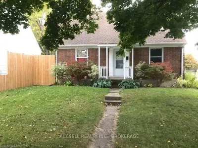 231 FELIX Street, Sarnia, ON N7T 5L4