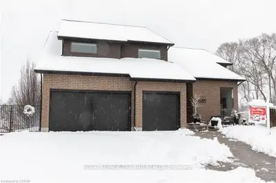 635 FIREFLY Drive, London North, ON N5X 0E2