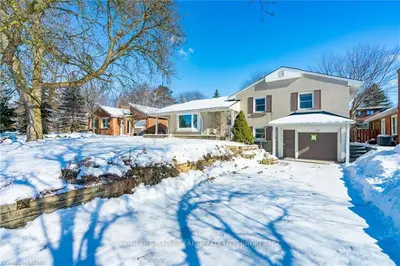 1532 WESTERN Road, London North, ON N6G 1H4