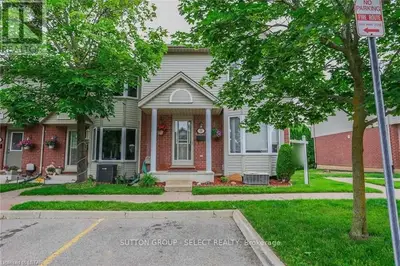 20 KERNOHAN PARKWAY Drive 16, London South, ON N6J 4Y3
