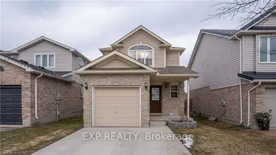 1839 BLOOM Crescent, London North, ON N5X 4N2