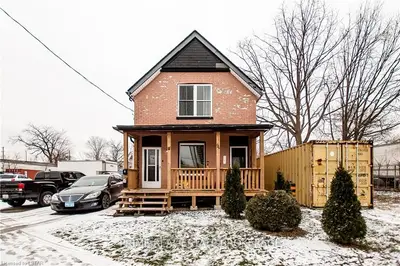 9 HAMILTON Road, London East, ON N6B 1M9