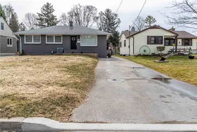 577 MAPLEDALE Avenue, London North, ON N5X 1H3