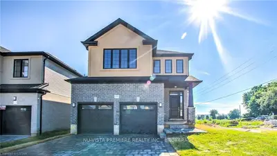 2494 CHARLIE HAJJAR Way, London South, ON N6M 0G9