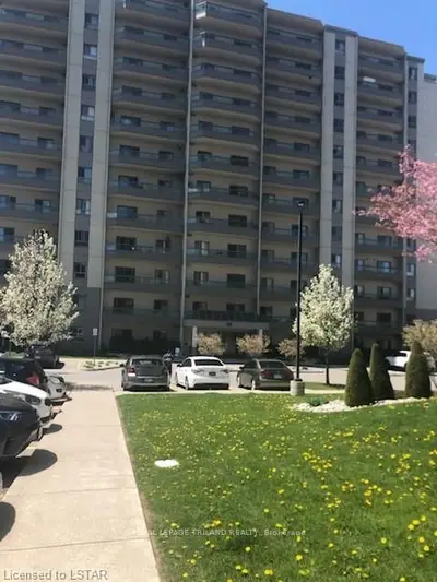 50 CAPULET Lane 103, London North, ON N6H 0B2