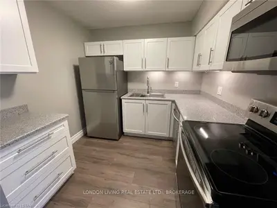 5 JACKSWAY Crescent 205, London North, ON N5X 3T6