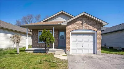 114 Thurman Circle, London East, On N5v 4z2