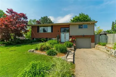 645 JASON Crescent, London South, ON N6J 3E5