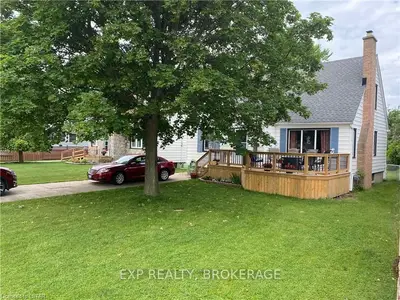 12 ALFRED Street, Sarnia, ON N7V 1S5