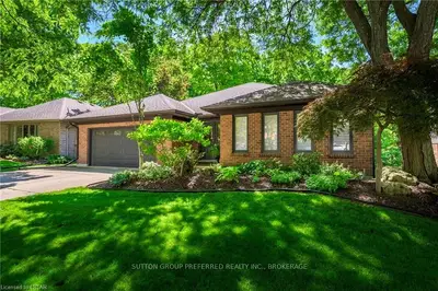 35 WOODGATE Court, London South, ON N6K 4A4